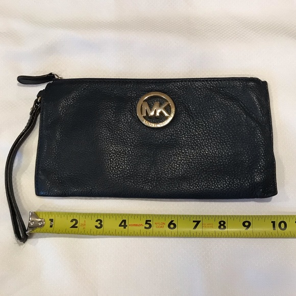 Bundle Michael Kors Black Leather Wallet and Blue Leather Wristlet - Picture 4 of 10